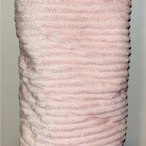 Elegant Pink Ruched blanket